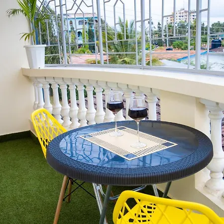 Royal Haven: Beachside Apartment with Netflix and Wi-Fi Mombasa Exterior photo