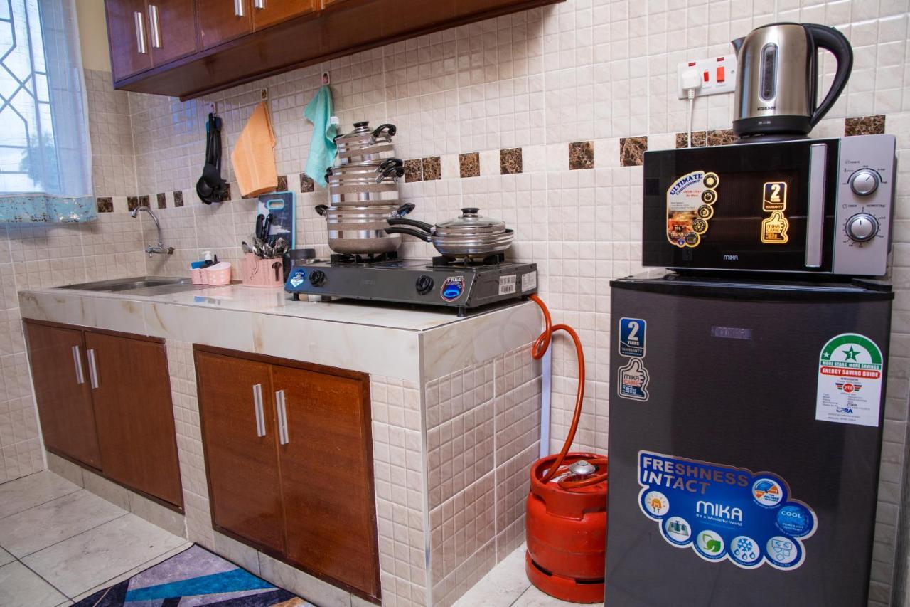 Royal Haven A3 Spacious 1br 10min Drive To Hosts Upto 4 Guests Wifi - Netflix, 10min Drive To *
